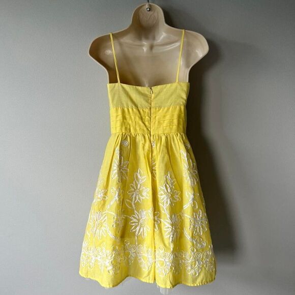 B. Darlin Yellow Floral Embroidered Fit and Flare Dress Size 5/6 - Picture 4 of 10